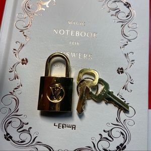 lv lock and key 100%new